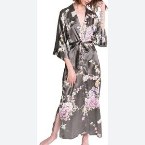 KIM + ONO Chrysanthemum + Crane Long Kimono Robe - NWT